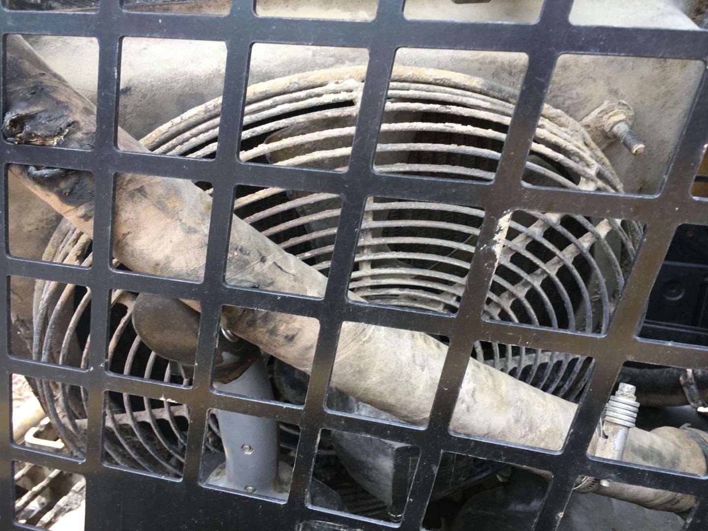 ./imagenes/INVOICE/2019/16961/MINICARGADOR CAT 236B3 PARA PARTES (6).JPG